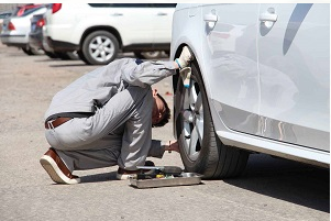 宜昌西陵区道路救援:天热时,汽车轮胎需要放气吗? 宜昌西陵区道路救援